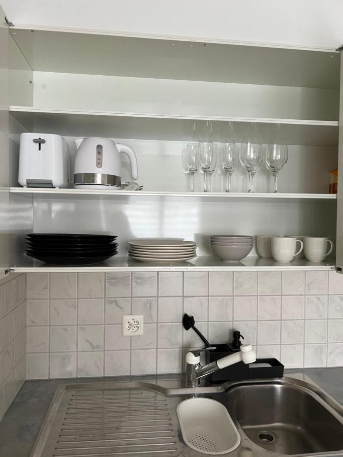 Black&White Apartment Uzwil Bagian luar foto