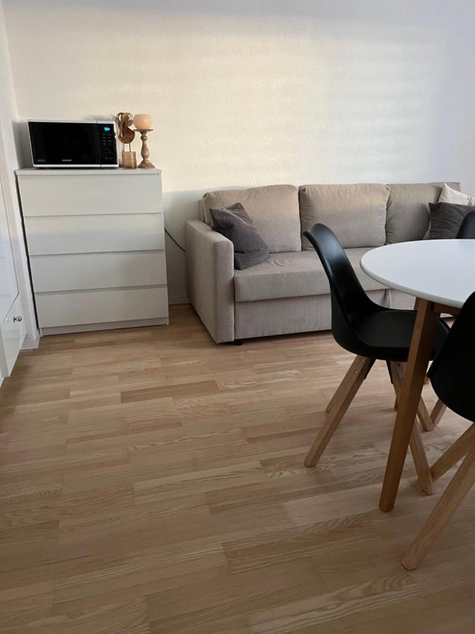 Black&White Apartment Uzwil Bagian luar foto