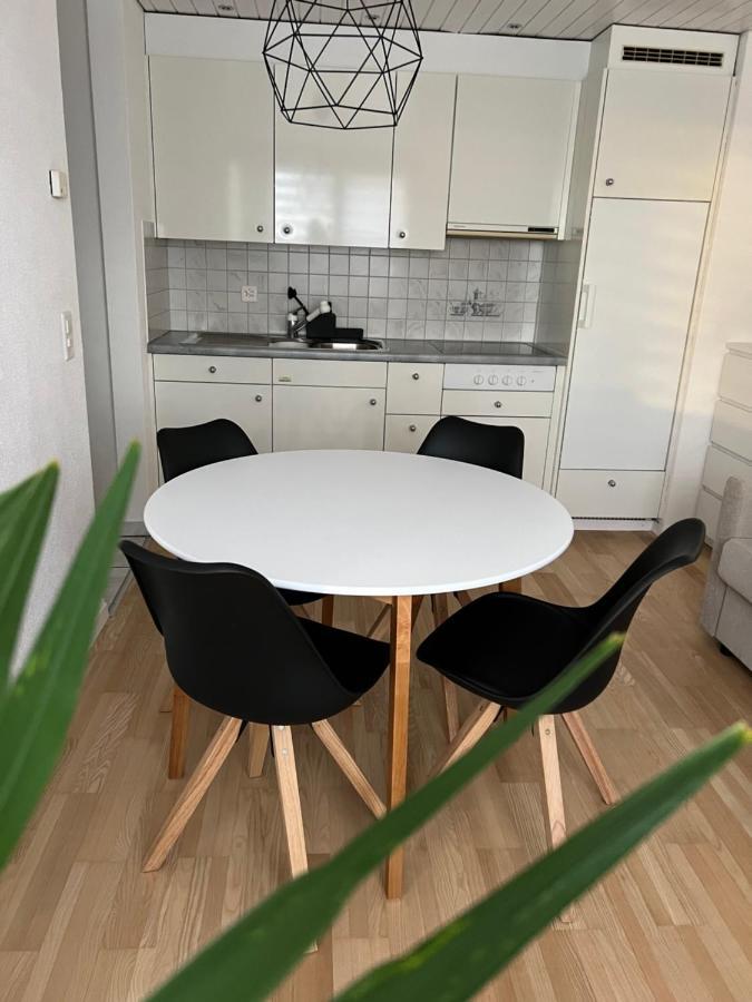 Black&White Apartment Uzwil Bagian luar foto