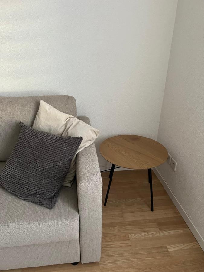 Black&White Apartment Uzwil Bagian luar foto