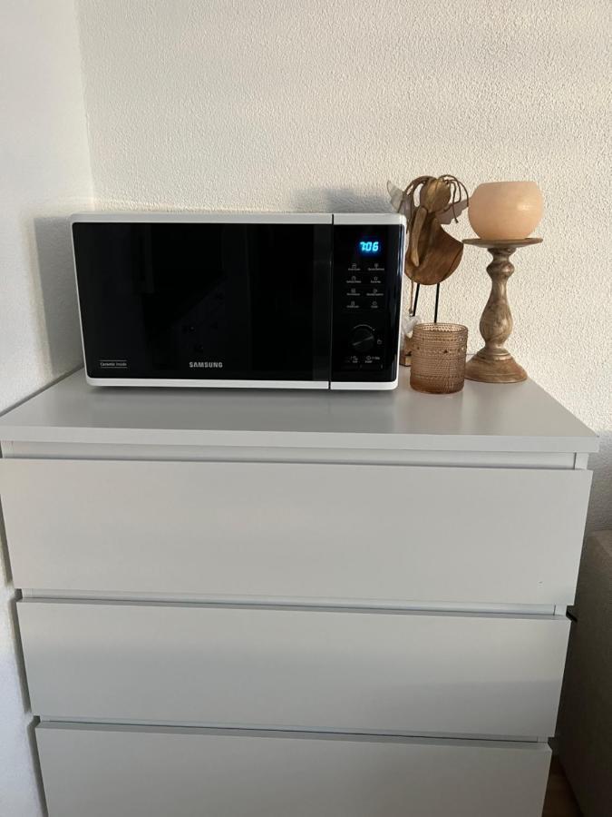 Black&White Apartment Uzwil Bagian luar foto