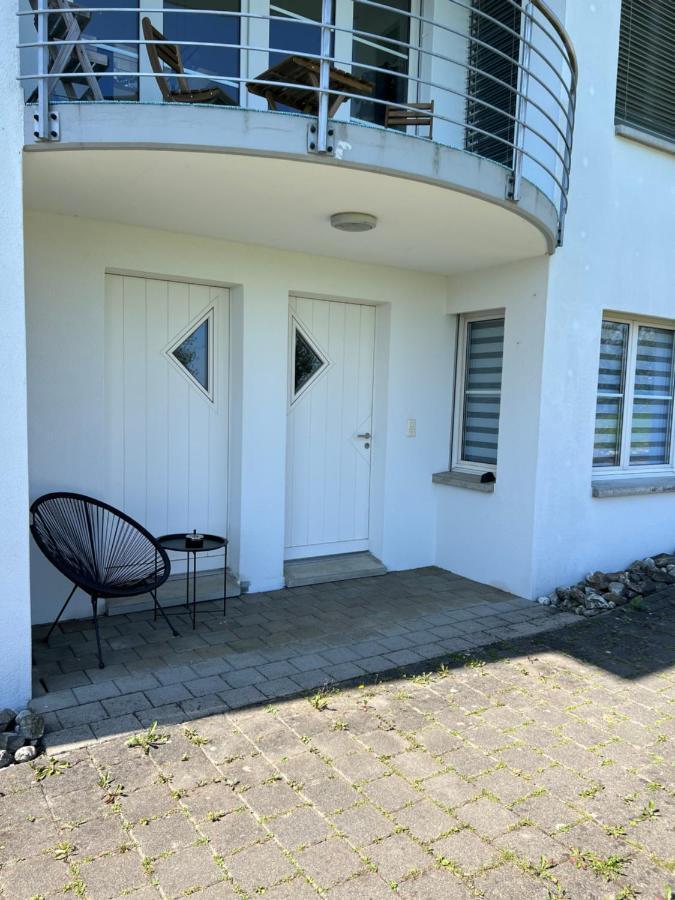 Black&White Apartment Uzwil Bagian luar foto