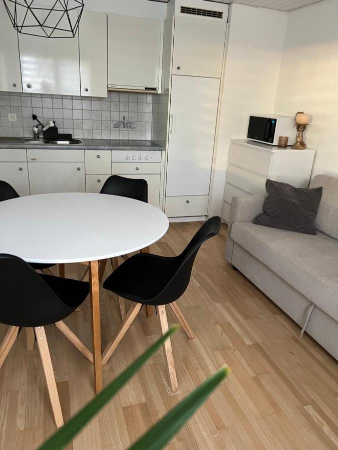 Black&White Apartment Uzwil Bagian luar foto