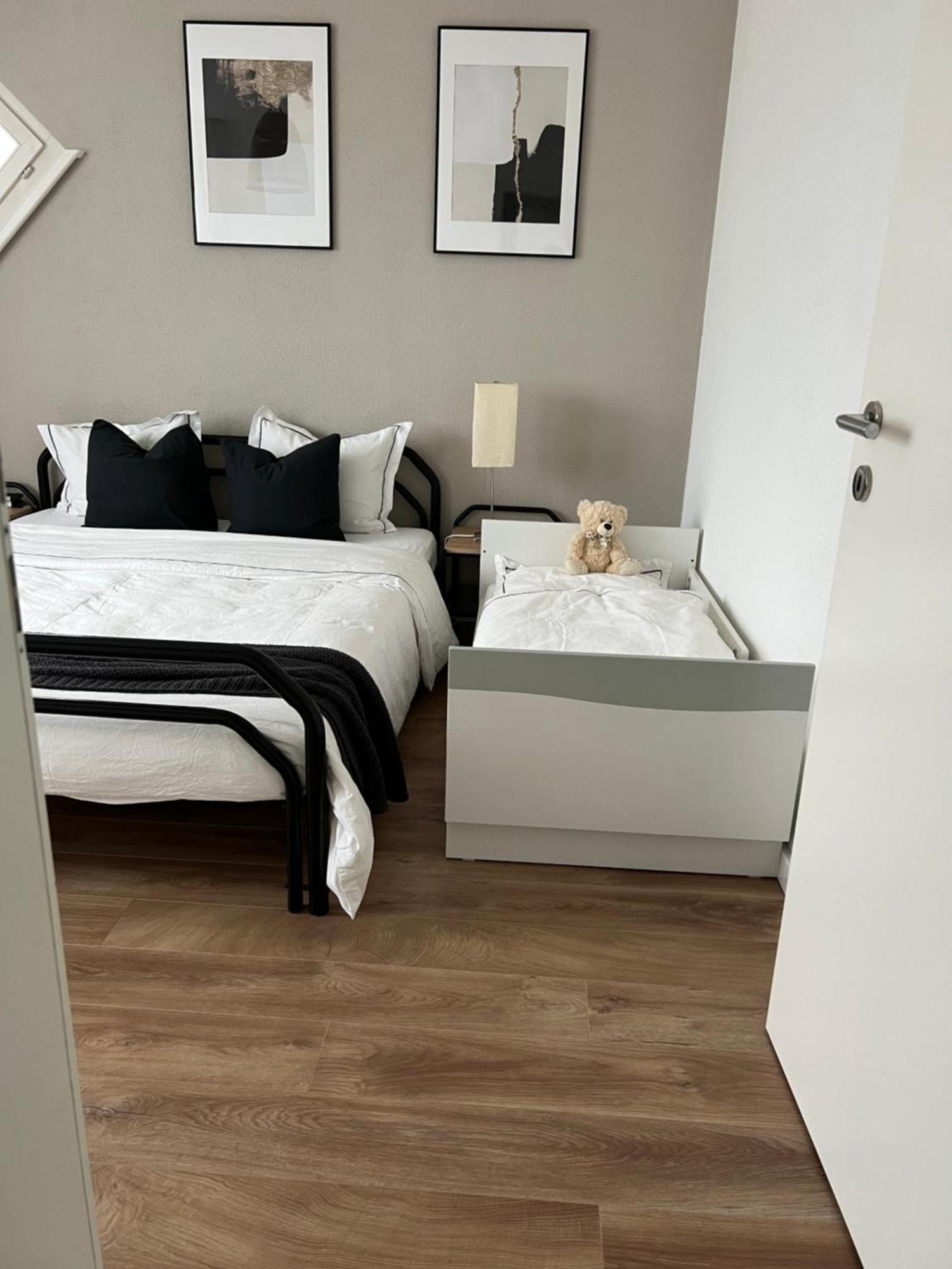 Black&White Apartment Uzwil Bagian luar foto